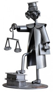 Statuette d'avocat sur le bureau de Brigitte Bouillonnec, Avocat à Rochefort